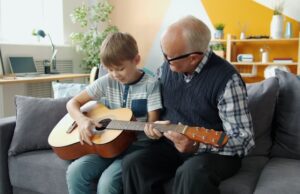 Benefici fisici ed emotivi di installare una piattaforma elevatrice in casa Montacarichi per persone